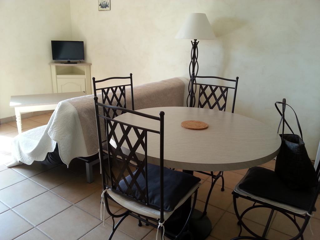 Apartamento Gordes Le Bastidon Habitación foto